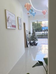 -苗方清颜专业祛痘·皮肤管理