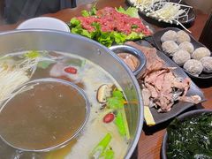 -乡土黄·鲜牛肉火锅·小龙虾(兴业街店)