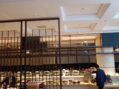 面包甜点陈列柜-华信天港禧悦酒店·浩自助餐厅(宁波奉化万达广场店)