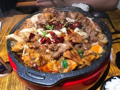 -吉吉向上炭烤鸡肉煲(大学城店)