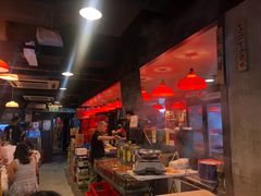 大堂-鲜入围煮花胶鸡海鲜火锅