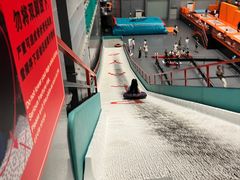 -极限PLAY运动娱乐新世界·团建派对潮玩休闲馆·室内蹦极高空游乐园