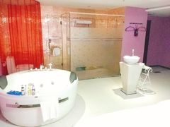 -天鹅恋主题酒店(光谷广场步行街店)