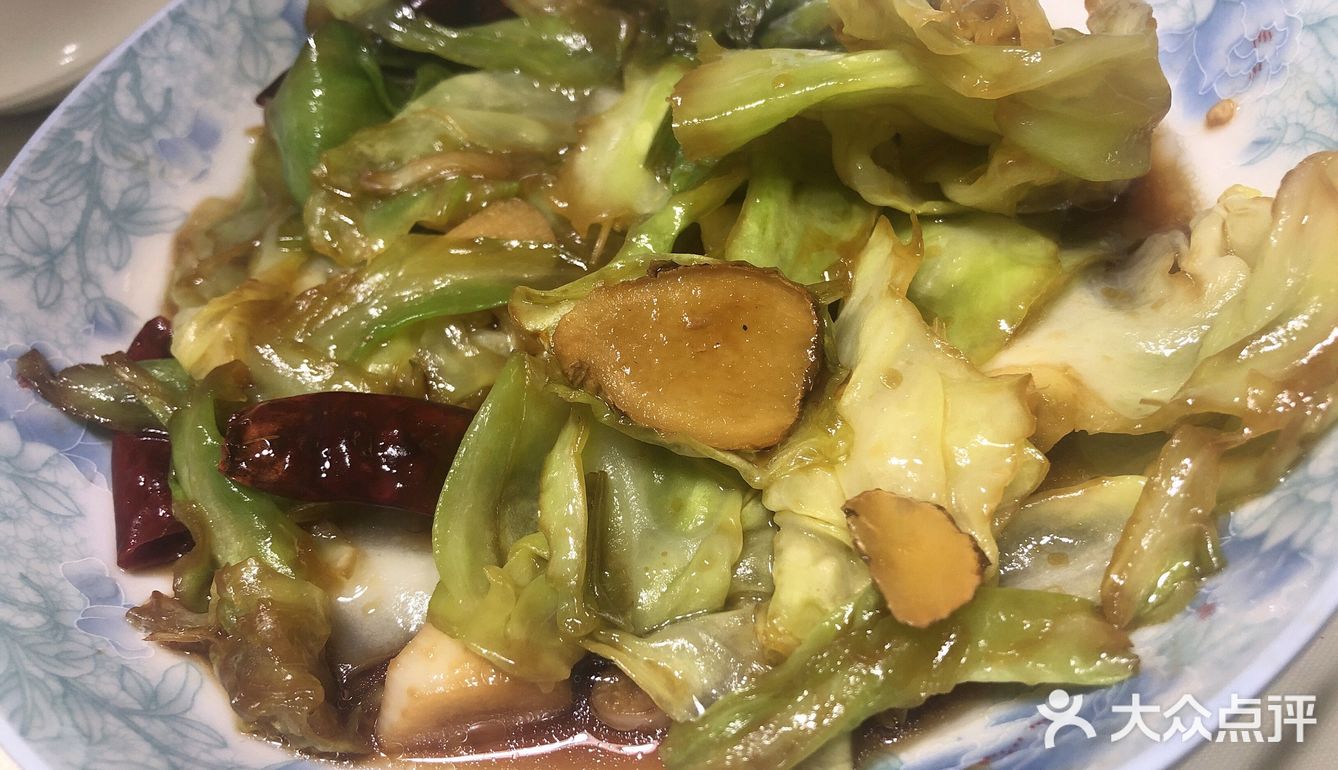 午餐吃手撕包菜