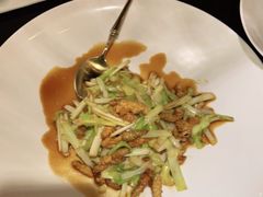 茉莉花韭香蜂蛹-甄御•海鲜新青岛菜(麦岛店)