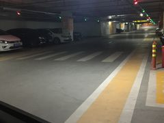-万象城-停车场