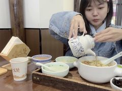 -蟹上黄·蟹黄面·江南糖水(人民广场店)