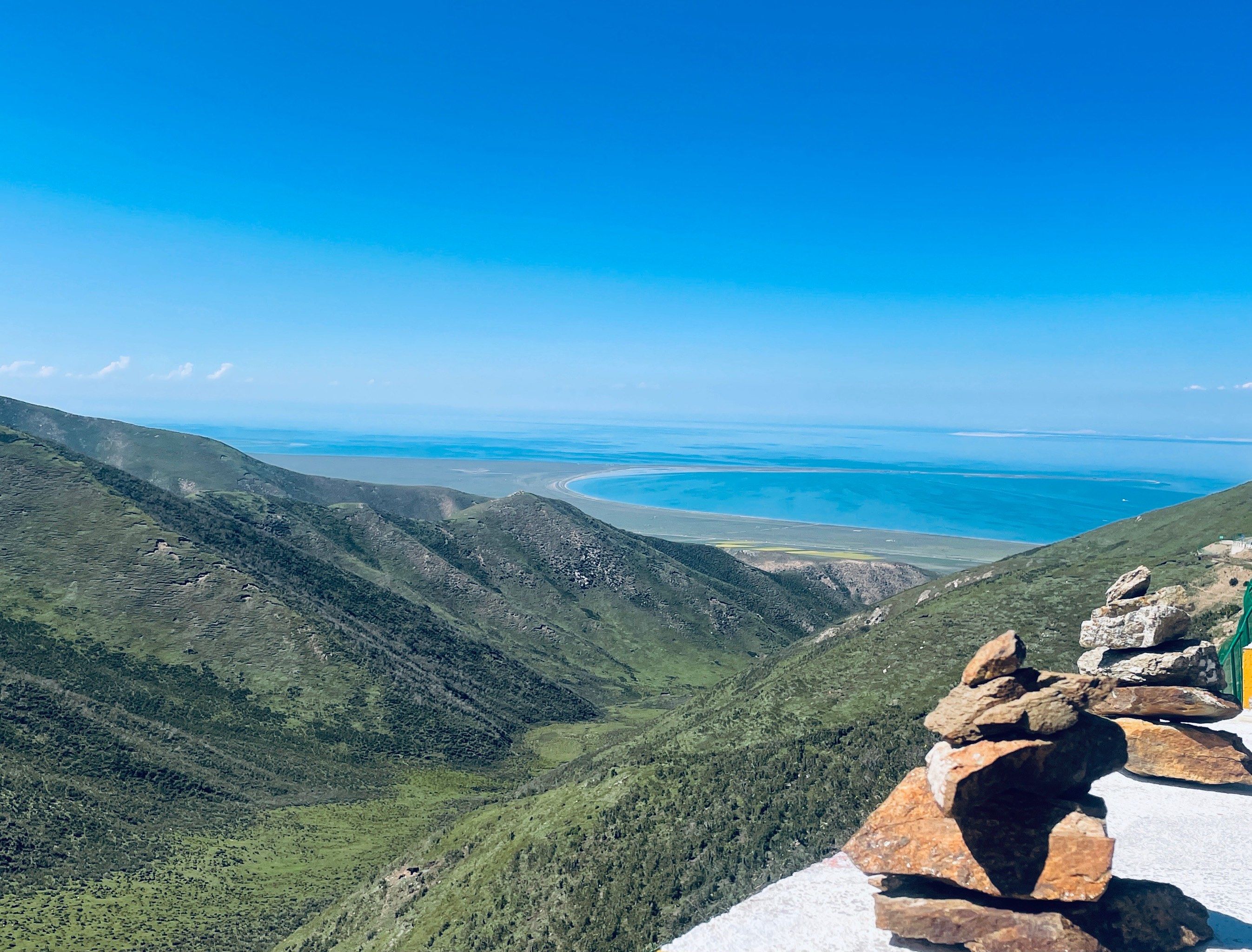 与天相接的蓝镜子,就是青海湖