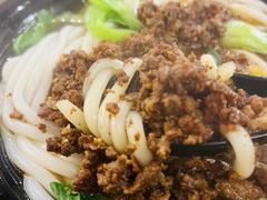 -丽虹云南过桥米线(兴工街店)