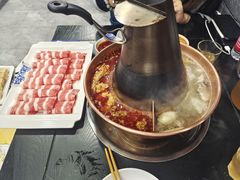 -楼外楼大刀肉传统火锅居(幸福街店)