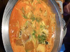 -野山舂·贵州现舂酸汤火锅(鸿通城店)