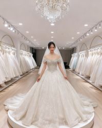 -予白婚纱礼服馆