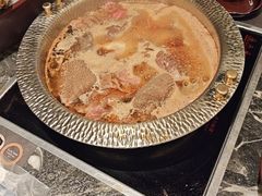 -牛YO寿喜烧·铁板烧和牛火锅自助(市府恒隆店)