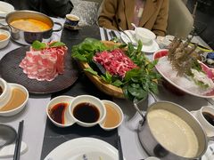 -红鼎豆捞·非遗鲍皇汤火锅(宝丰路店)