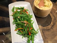 -云海肴·汽锅鸡·云南菜(天山百盛优客店)