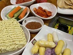 -喇喇排骨火锅·传统韩式脊骨汤(望京西园总店)
