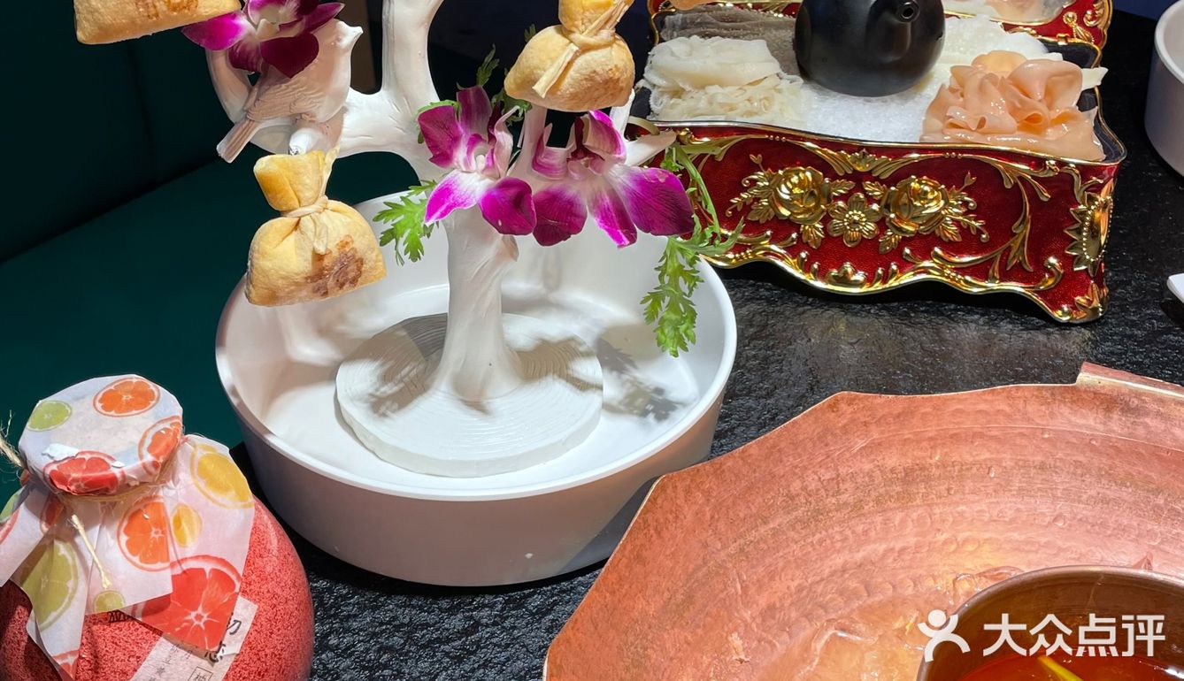 周末约上好朋友来顿火锅局 可可爱爱的火锅店