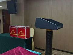 -武汉光谷广场杨家湾地铁站怡程酒店
