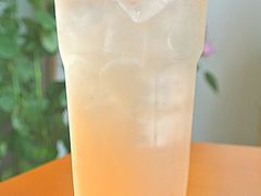 薄荷洒柚气泡水-1984魔法桌游(观音桥店)