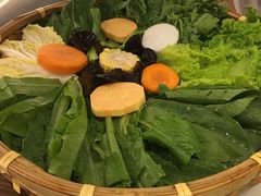 -尚尚仙·酸汤猪手·猪肚鸡火锅(华联万柳购物中心店)