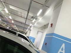 -新世界新丸中心-地下停车场