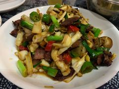-临江餐馆二楼美食部落