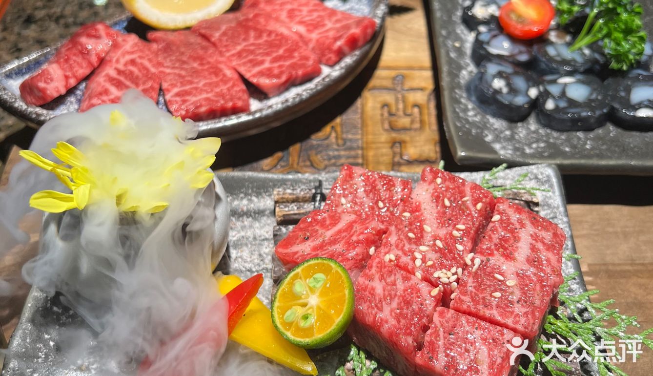 百吃不腻的五星日式烧肉，服务生颜值绝绝子，还有伴手礼