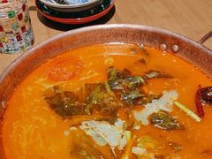 -洱火云南酸菜牛肉火锅(石景山当代商城店)