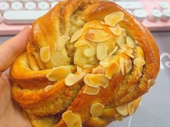 杏仁奶油肉桂卷-CHOCMONS巧克怪兽(屏风街店)