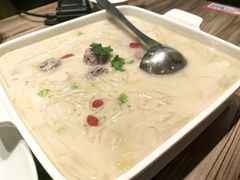 原汤丸子炖白菜-九转小磨·东北菜老字号(祥安店)