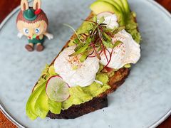 牛油果温泉蛋吐司-O'mills Sourdough Bakery&Bistro(永嘉路店)