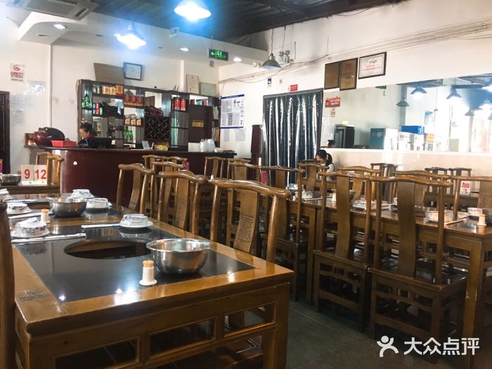 龙顺园麻辣香锅(机场店)大堂图片