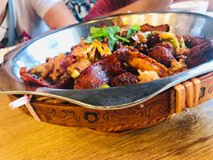 -愉肴麻辣香锅(中山路店)