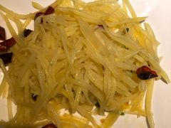 香菜梗炝土豆丝-绿茶餐厅(西单老佛爷店)