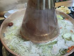 -果松木炭酸菜铜火锅·外婆参鸡汤