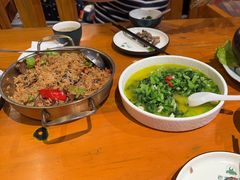 -老滇山寨•云南特色菜•地方菜•民族风情歌舞表演(金碧店)