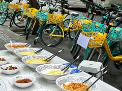 -李与白包子铺(桐梓林店)