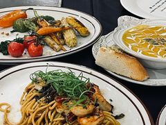 -Mark&Mars Restaurant