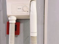 -小海豚国际游泳培训中心(浦东塘桥店)