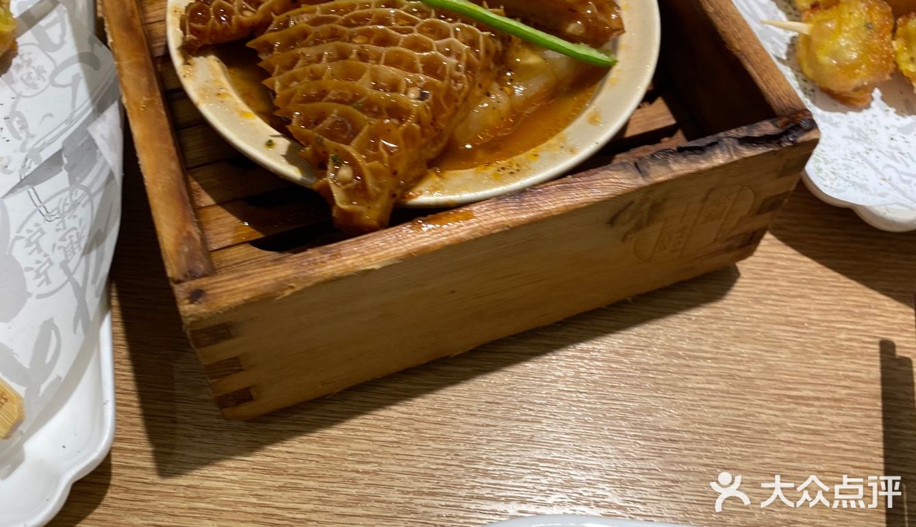 虾饺是有自己的特色味道的，虾肉也挺多的，可以一试