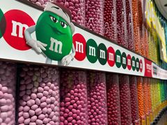 -m豆巧克力世界(上海世茂广场店)