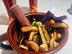 捣蛋茄子-外婆小聚茶餐厅·粤湘菜·家宴·团建(福安购物广场店)