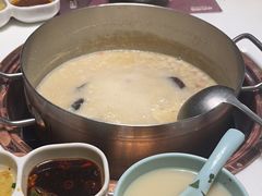 -洪氏嗨捞·猪肚鸡火锅(阳光天地店)