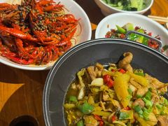 -琥珀老六龙虾(四里河店)