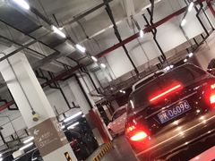 -虹桥火车站-停车场