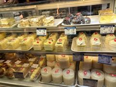 -白玉兰食品甜凤店(合生汇店)