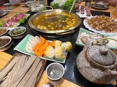 -顶顶汤火牛排火锅·经典铜锅涮肉