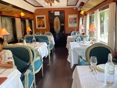 靠窗位-火车头法国西餐厅