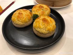 酥皮叉烧包-白天鹅宾馆-宏图府餐厅
