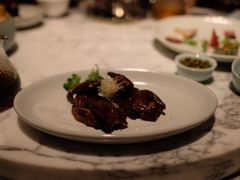 妙龄脆皮乳鸽-湖滨28中餐厅·西湖宴·杭州君悦酒店